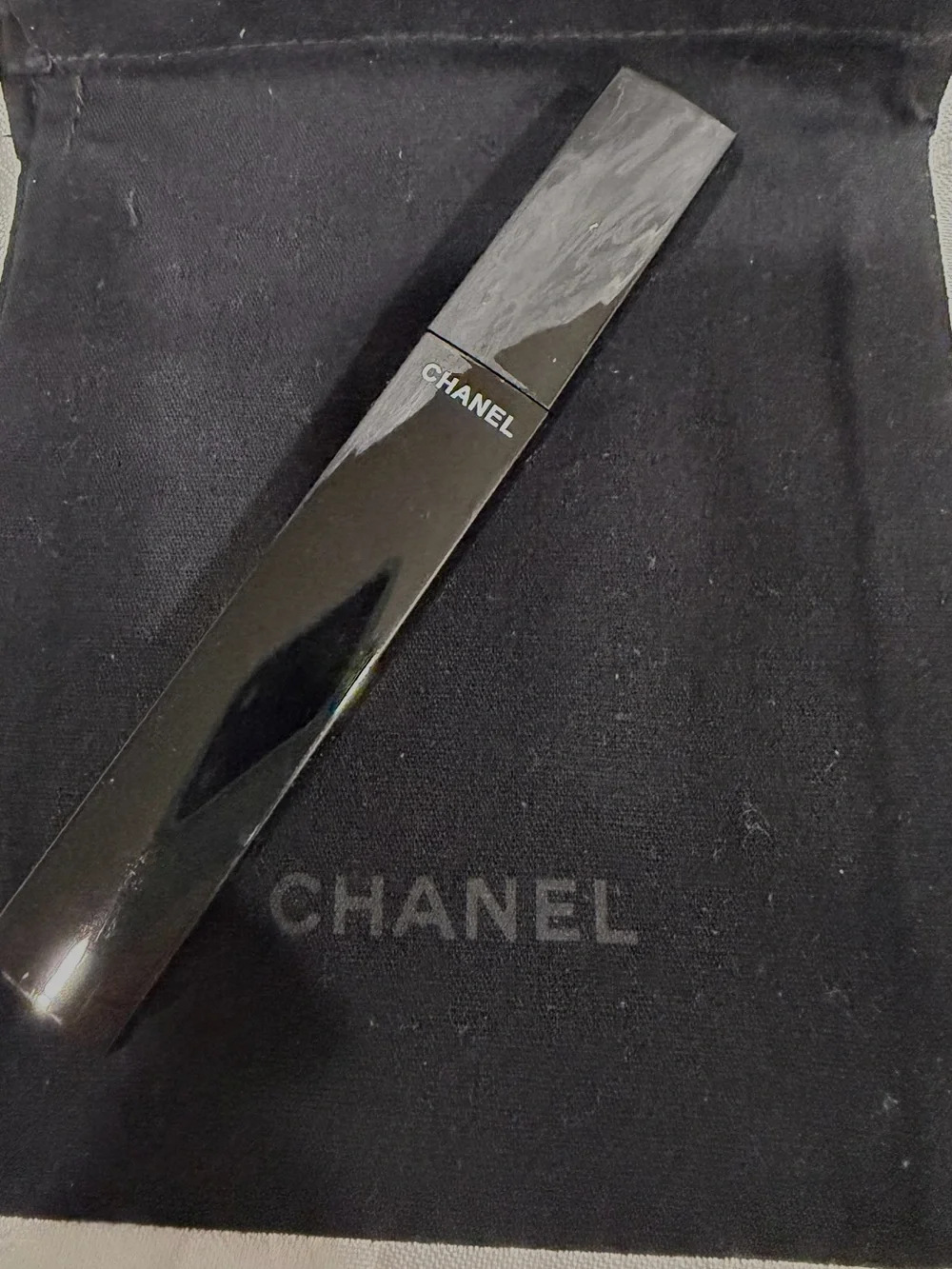 CHANEL Black Length and Curl Mascara 10 Noir New